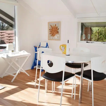 Feriehus 2 Bedroom Awesome In *