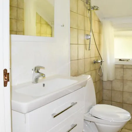2 Bedroom Awesome In Hals