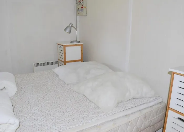 2 Bedroom Awesome In